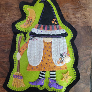 SO BOOTIFUL WITCH, CAT, & PUMPKIN BOWL FILLERS PDF